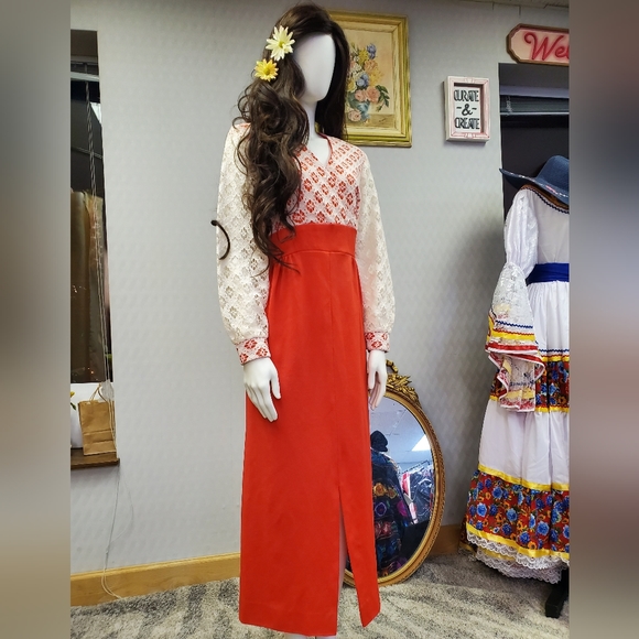 Late 60s Early 70s Cream Crochet Maxi Dress - Picture 4 of 11